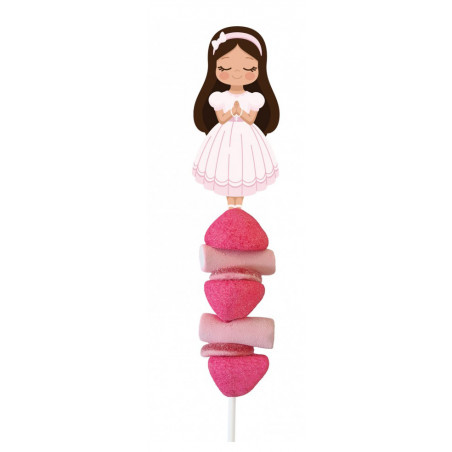 Brochette de diverses friandises pour la communion