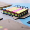 Carnet avec des notes post-it adhésives colorées - Bloc-notes Laska