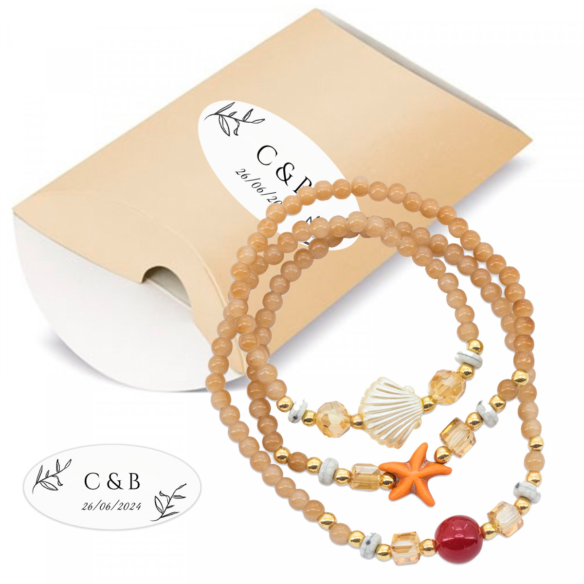 Bracelet avec perles marinières dans enveloppe kraft avec adhésif avec initiales pour détails