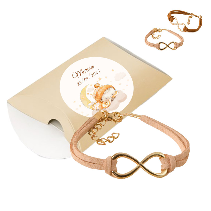 Bracelet infini dans une boîte de présentation personnalisée beige avec adhésif pour baptêmes