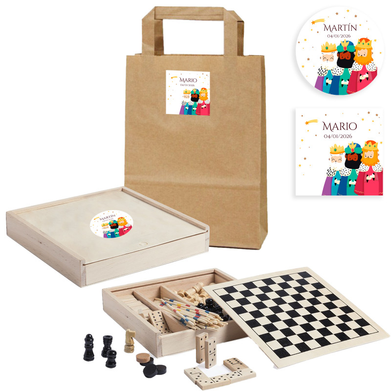 Coffret de jeux de société dans une boîte en bois personnalisée avec autocollant les rois mages et sac kraft assorti