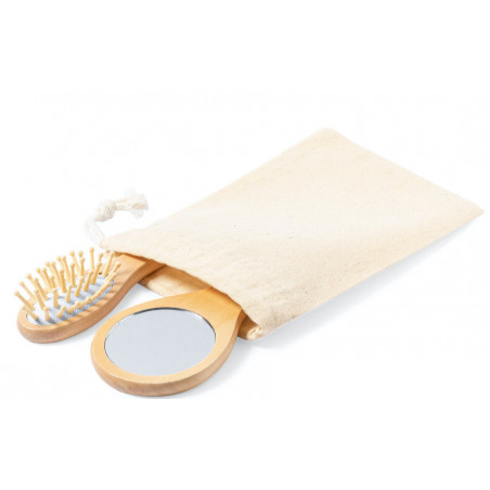 Miroir à main et brosse en bois dans un sac en coton avec carte personnalisée pour mariages et événements