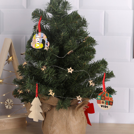 Pendentif en forme de boule de Noël en bois