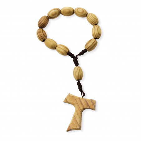 Chapelet avec croix tau en bois dans un coffre personnalisé pour la communion des enfants