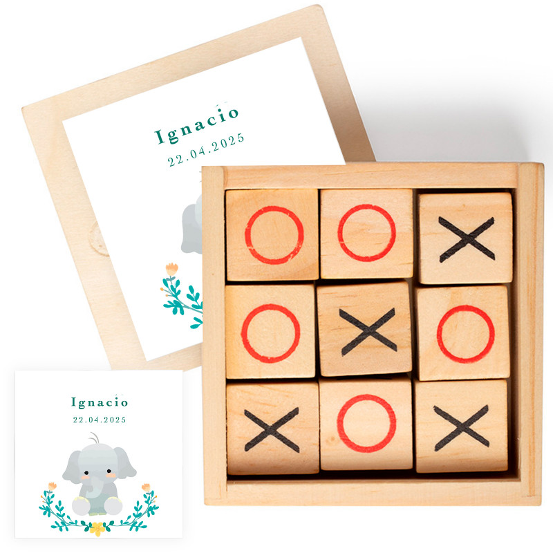 Tic-tac-toe dans une boîte en bois avec motif éléphant adhésif de 5x5 cm pour les détails du baptême